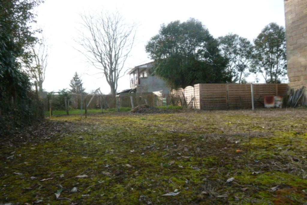 Vente Terrain Constructible De 180 M² Environ.